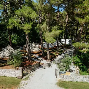 Camp 'dvor' Bell Tent Affittacamere Manjadvorci